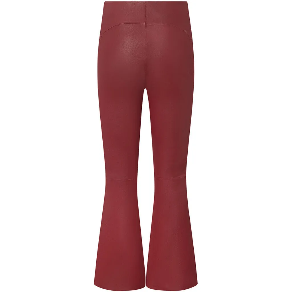 Ava RW flare pants with stretch in soft leather quality / 50896 - Racing Red